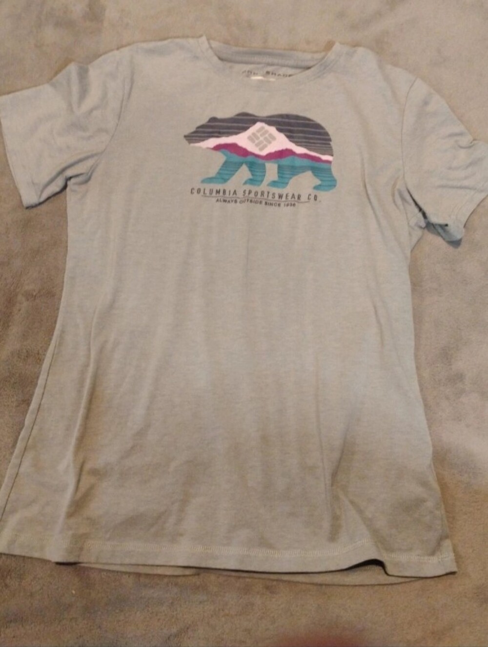 Columbia Omni-Shade Bear Mountain Graphic Tee - Grey - Size XS